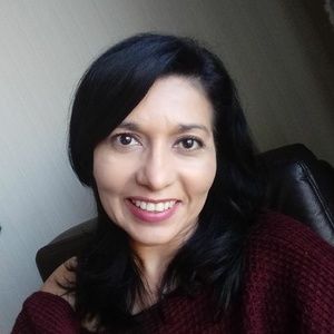 Meet your Posher, Naida